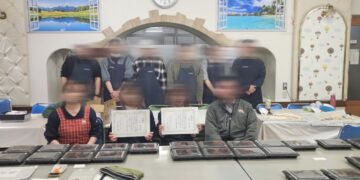 コスモスにて永年勤続表彰・営業成績優秀者の表彰を行いました!